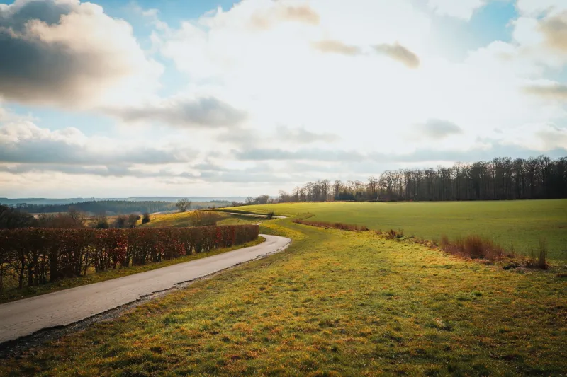 Grenzenlos unterwegs: Dein ultimativer Roadtrip-Guide durch das Schengen-Herz Europas
